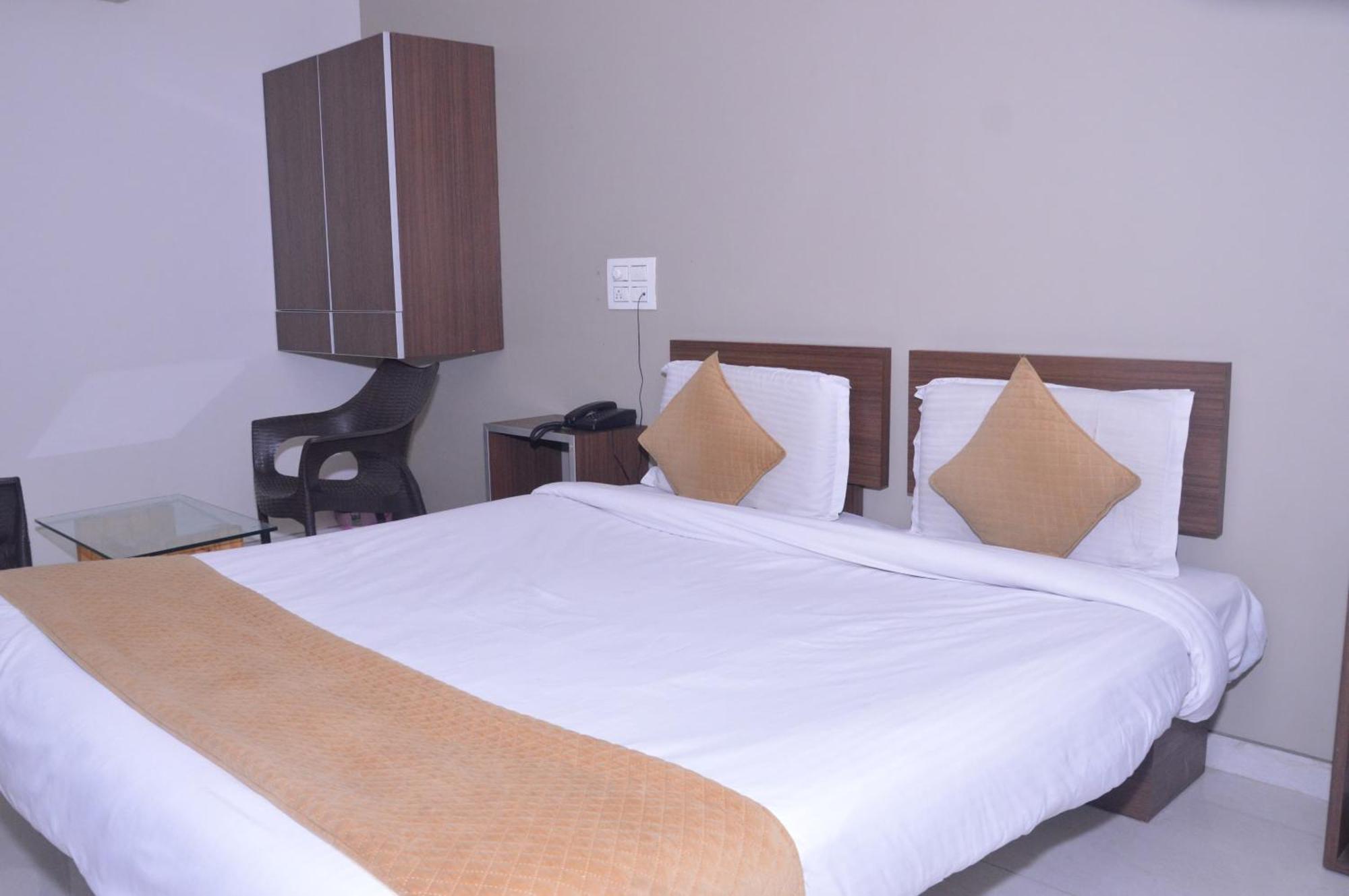 Hotel Indrani Chittorgarh Zewnętrze zdjęcie