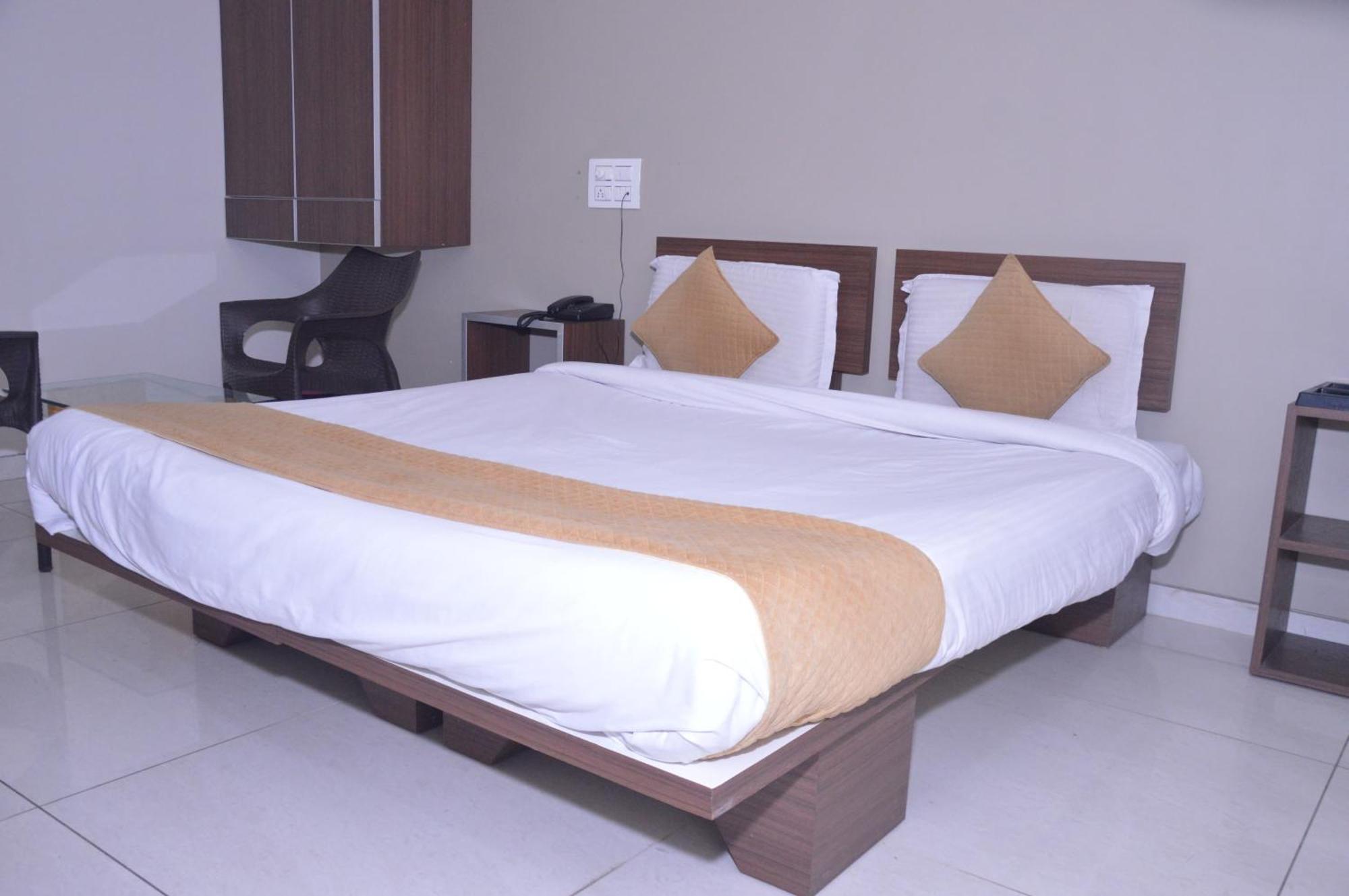 Hotel Indrani Chittorgarh Zewnętrze zdjęcie