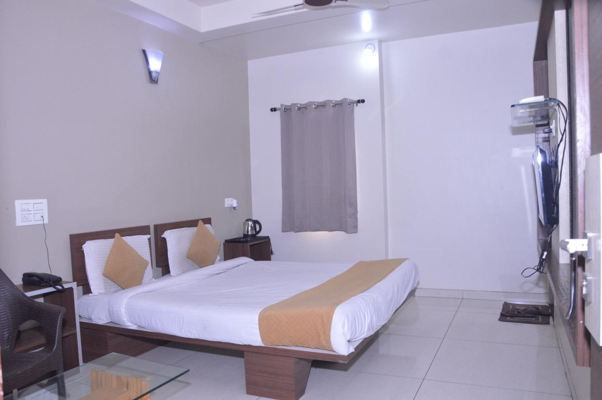 Hotel Indrani Chittorgarh Zewnętrze zdjęcie